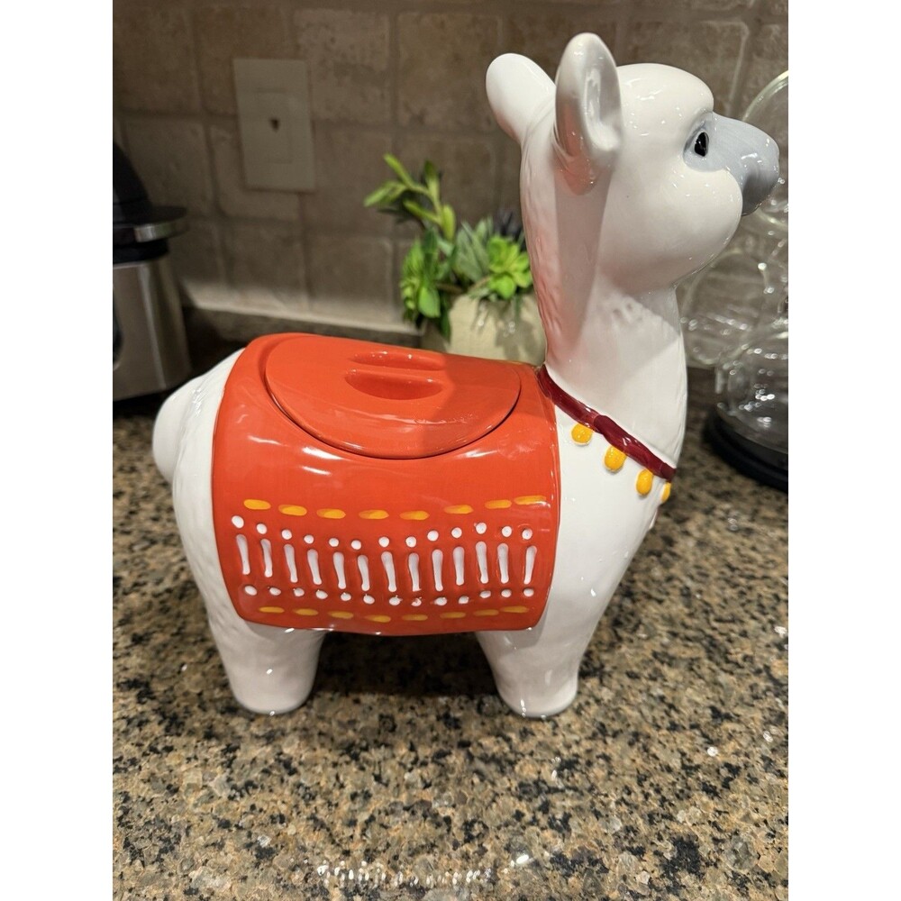 Target Threshold Ceramic Llama Cookie Jar - Excellent Condition
